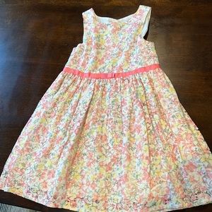 Primark dress for 4-5 years old, floral, button on the back.
